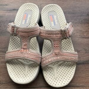 Sketchers outdoor lifestyle sandals size 7 Taupe Adjustable Dessert Escape